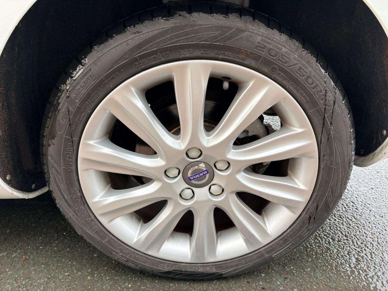 Used Volvo V40 2015 for sale - 76931398: Photo 31