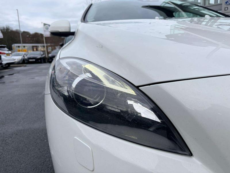 Used Volvo V40 2015 for sale - 76931398: Photo 33