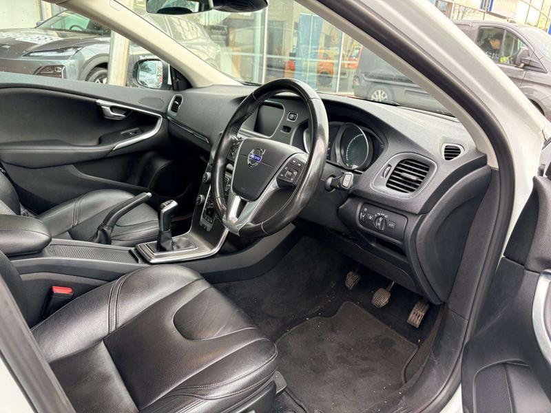 Used Volvo V40 2015 for sale - 76931398: Photo 36