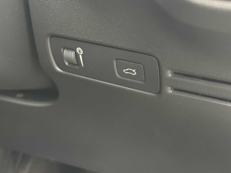 Used Volvo XC40 2021 for sale - 76474427: Photo 17