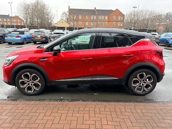 Used Renault Captur 2022 for sale - 76882412: Photo