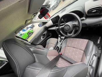 Used Toyota Yaris Cross 2023 for sale - 79076941: Photo