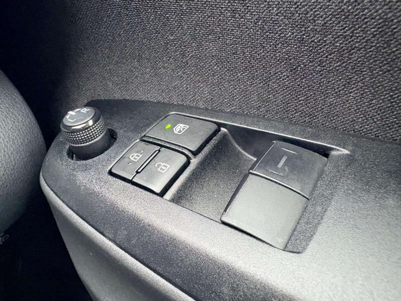 Used Toyota Yaris 2023 for sale - 76931384: Photo 33