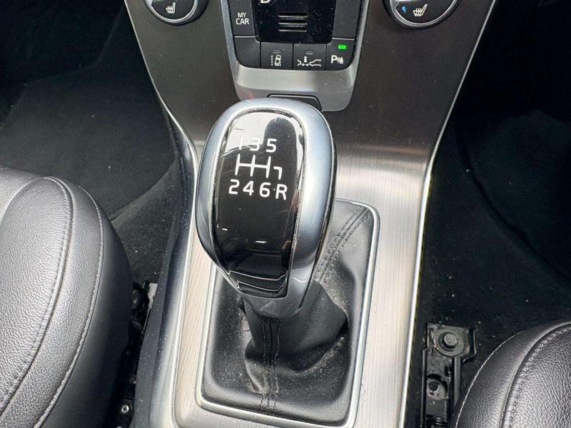 Used Volvo V40 2015 for sale - 77063888: Photo 16