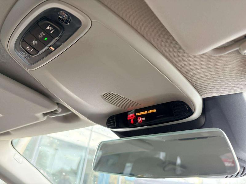 Used Volvo V40 2015 for sale - 77063888: Photo 17