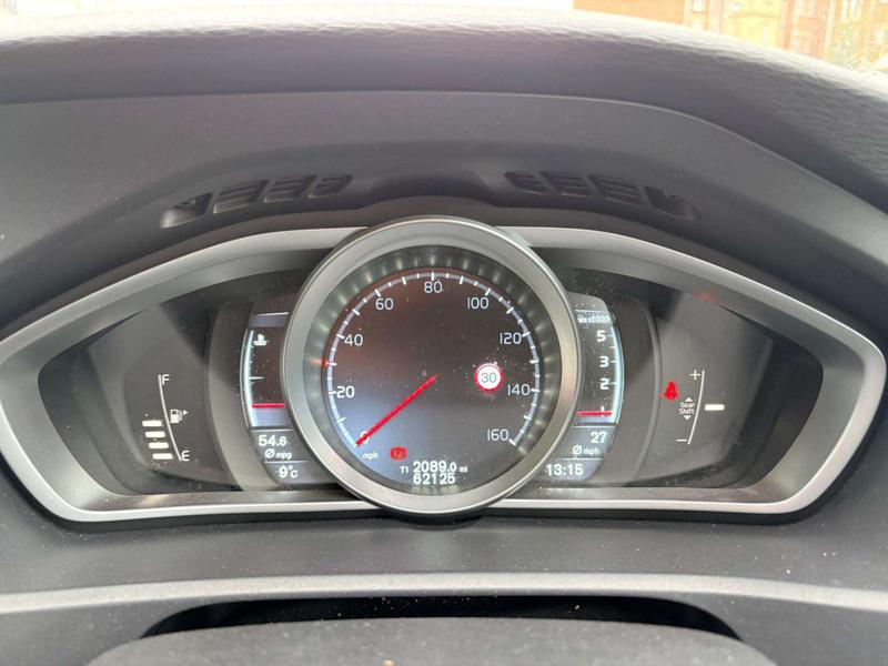 Used Volvo V40 2015 for sale - 77063888: Photo 18