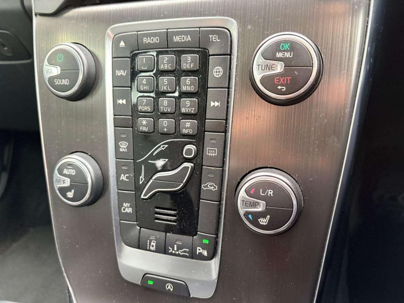 Used Volvo V40 2015 for sale - 77063888: Photo 21