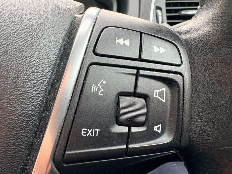 Used Volvo V40 2015 for sale - 77063888: Photo 38