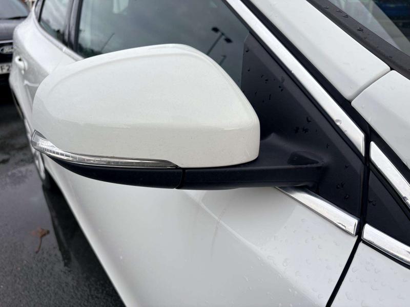 Used Volvo V40 2015 for sale - 77063888: Photo 40