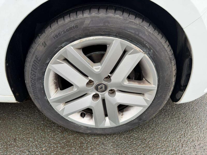 Used Renault Clio 2020 for sale - 77268776: Photo 11