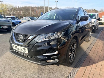 Used Nissan Qashqai 2018 for sale - 77890420: Photo