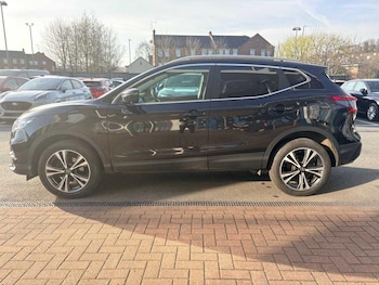 Used Nissan Qashqai 2018 for sale - 77890420: Photo