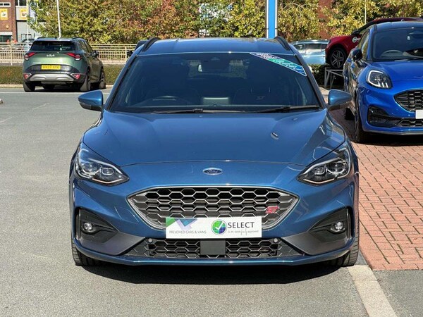Used Ford Focus 2020 for sale - 76067579: Photo 2