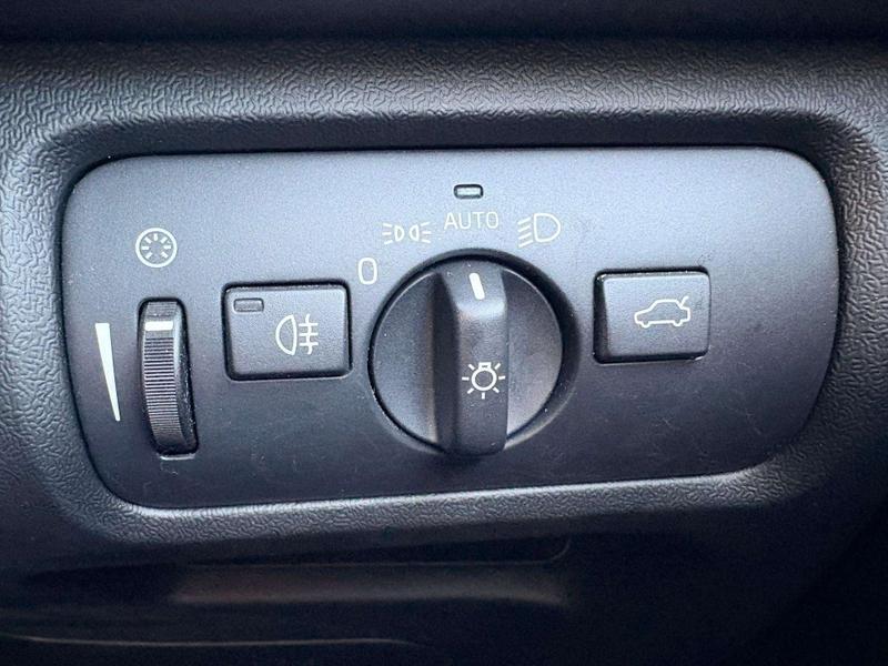 Used Volvo V40 2016 for sale - 77006028: Photo 26