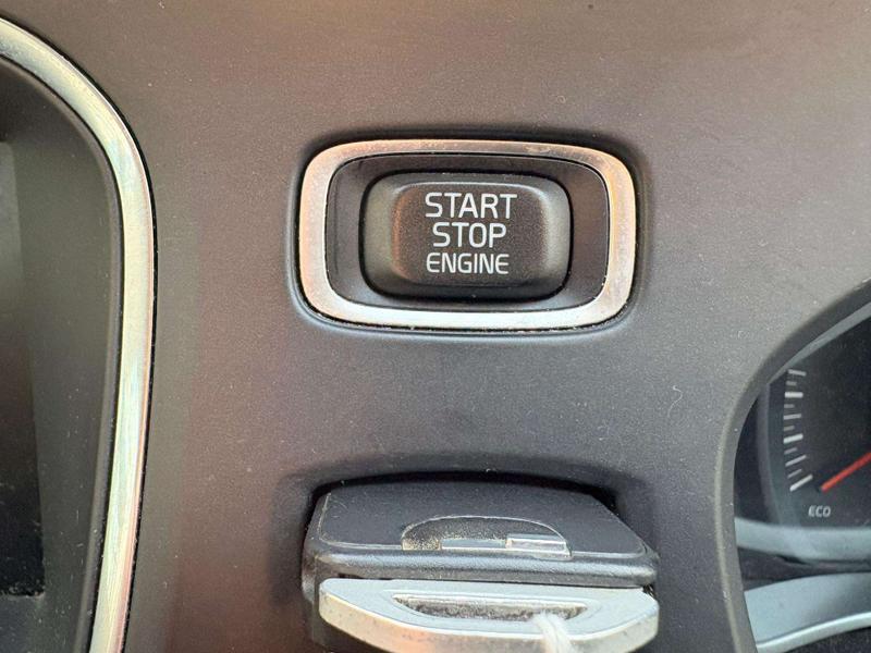 Used Volvo V40 2016 for sale - 77006028: Photo 35