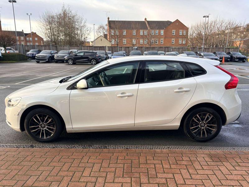 Used Volvo V40 2016 for sale - 77006028: Photo 5