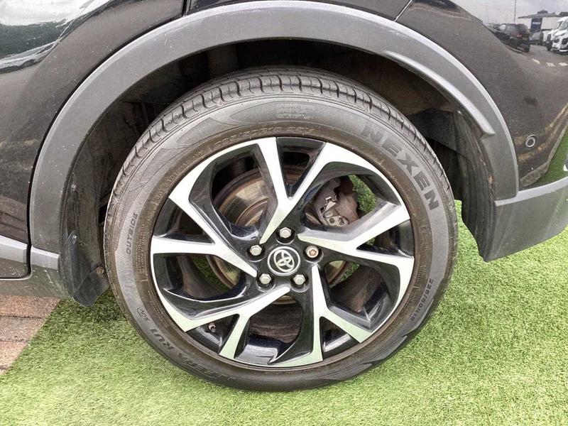 Used Toyota C-HR 2018 for sale - 76355605: Photo 11