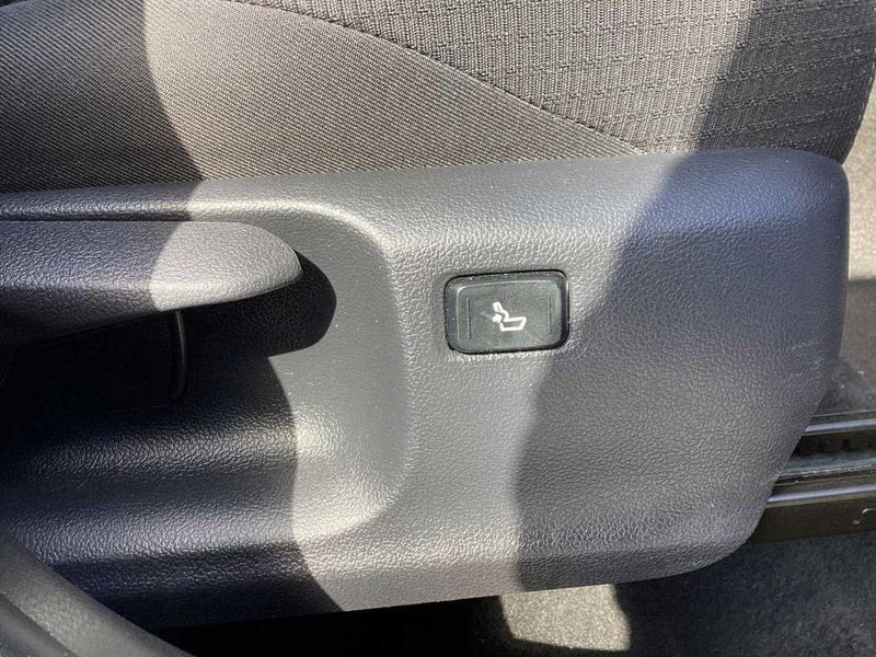 Used Toyota C-HR 2018 for sale - 76355605: Photo 18