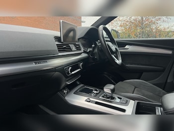 Used Audi Q5 2020 for sale - 76332164: Photo