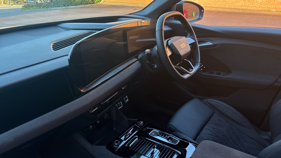 Used Audi Q6 e-tron 2025 for sale - 76745174: Photo 2