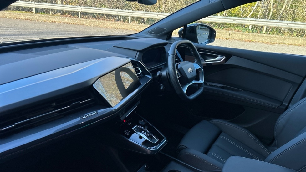 Used Audi Q4 e-tron 2025 for sale - 76745178: Photo 2