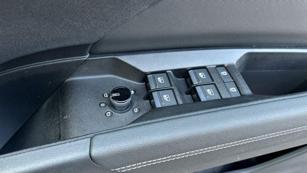 Used Audi Q4 e-tron 2025 for sale - 76745178: Photo 28