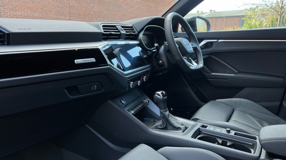 Used Audi Q3 2025 for sale - 76595299: Photo 2