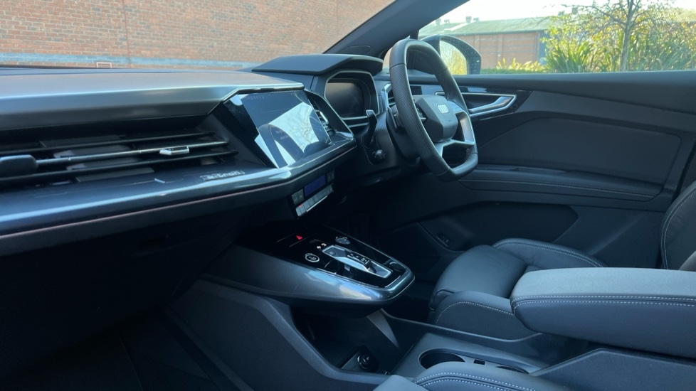 Used Audi Q4 e-tron 2025 for sale - 76773229: Photo 2
