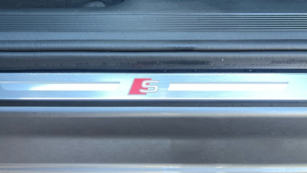 Used Audi Q4 e-tron 2025 for sale - 76773229: Photo 41