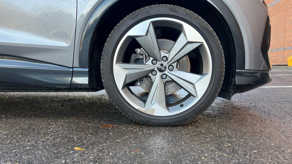 Used Audi Q4 e-tron 2025 for sale - 76773229: Photo 5