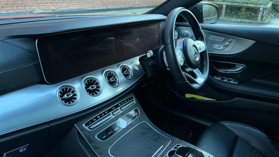 Used Mercedes-Benz E Class 2018 for sale - 76933280: Photo 2