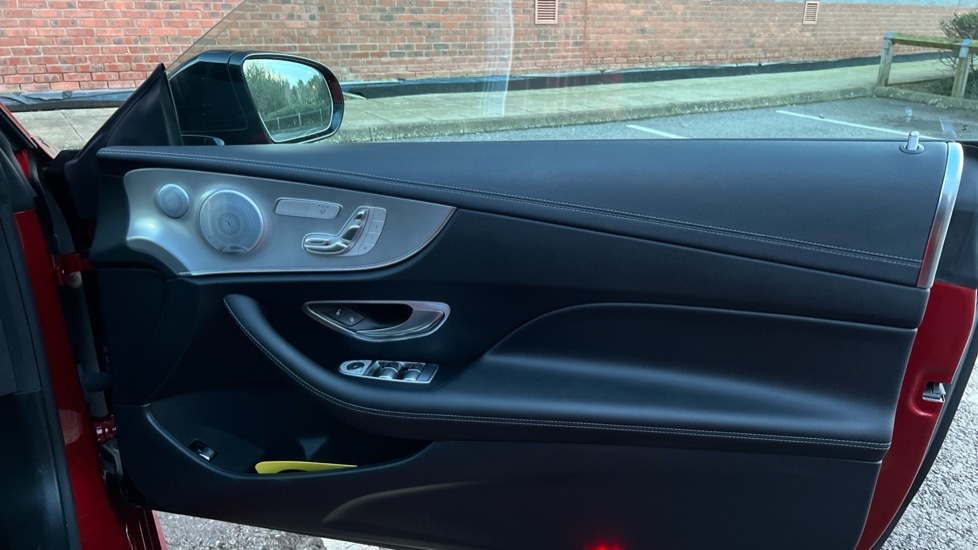 Used Mercedes-Benz E Class 2018 for sale - 76933280: Photo 28