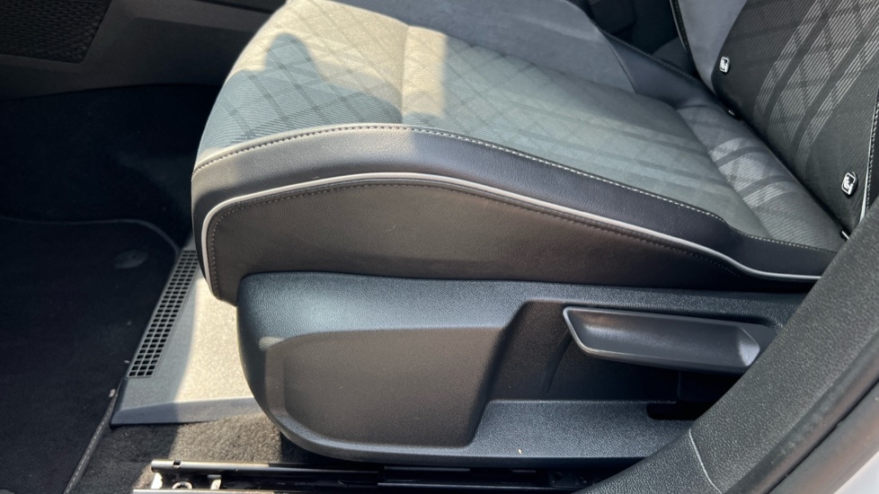 Used Volkswagen Golf 2022 for sale - 76415127: Photo 31