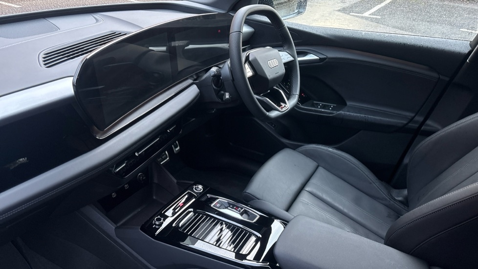 Used Audi Q6 e-tron 2025 for sale - 76745176: Photo 2