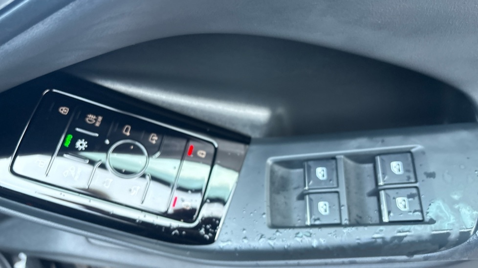 Used Audi Q6 e-tron 2025 for sale - 76745176: Photo 28