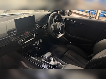 Used Audi A4 2022 for sale - 76722300: Photo
