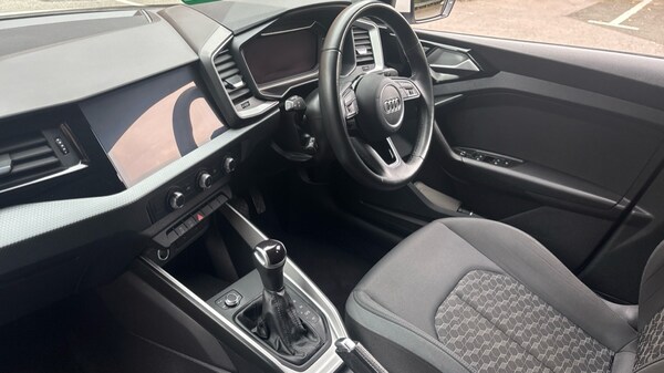 Used Audi A1 2023 for sale - 76154983: Photo 2