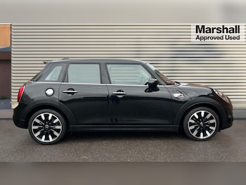 Used MINI Hatch 2021 for sale - 76458952: Photo