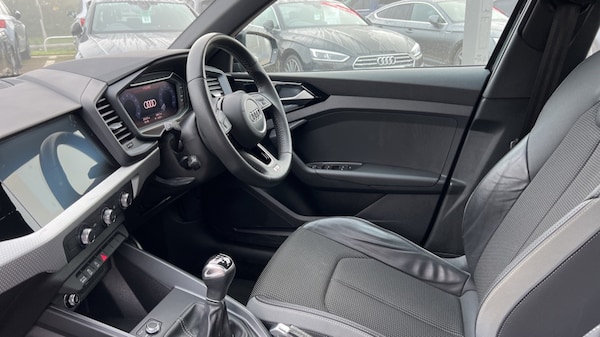Used Audi A1 2019 for sale - 65636879: Photo 2
