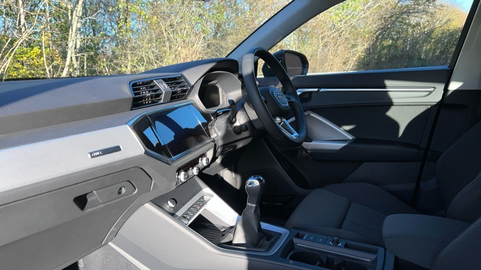 Used Audi Q3 2025 for sale - 76874385: Photo 2