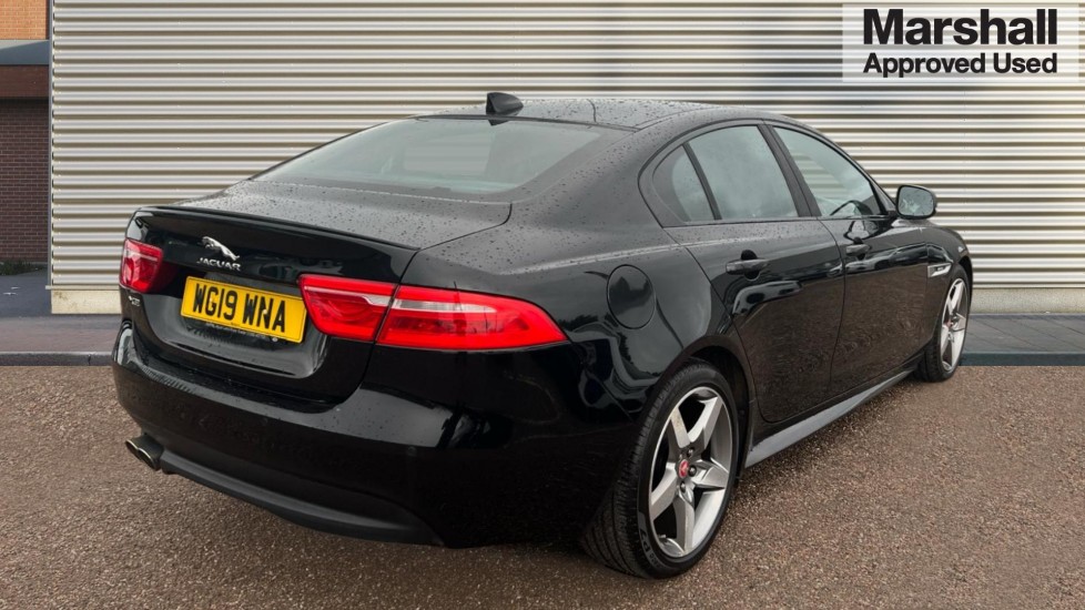 Used Jaguar XE 2019 for sale - 76928043: Photo 3