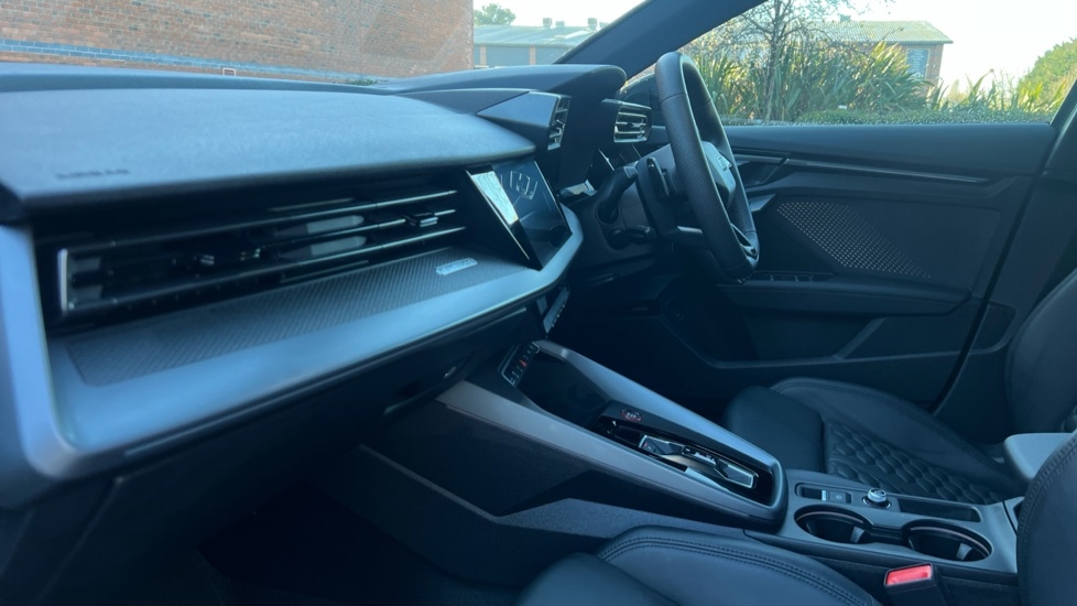 Used Audi RS3 2025 for sale - 77055661: Photo 2