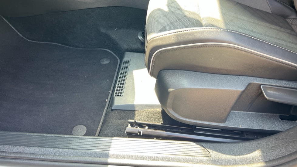 Used Volkswagen Golf 2022 for sale - 76635768: Photo 36