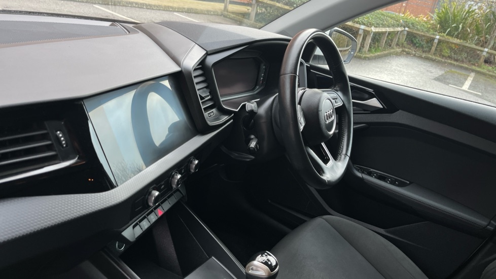 Used Audi A1 2018 for sale - 76635618: Photo 2