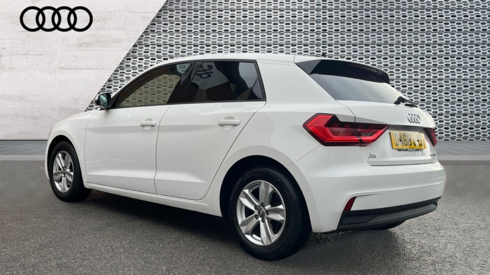 Used Audi A1 2018 for sale - 76635618: Photo 3