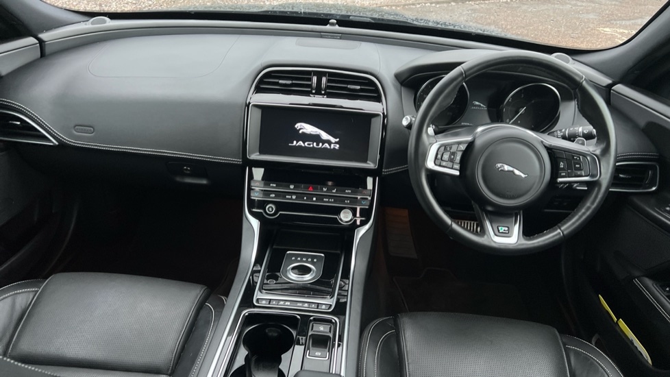 Used Jaguar XE 2019 for sale - 76803981: Photo 11