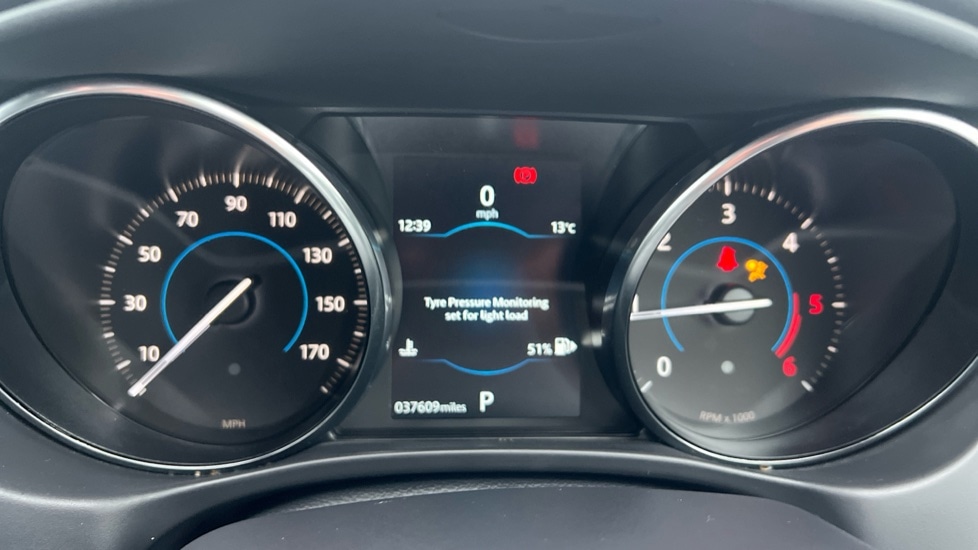 Used Jaguar XE 2019 for sale - 76803981: Photo 13