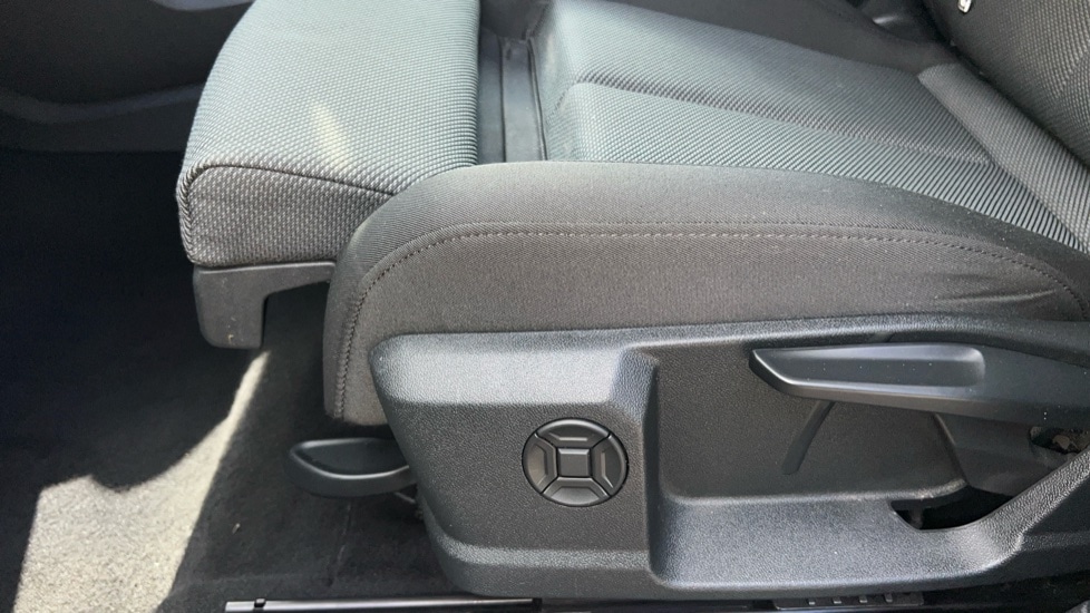 Used Audi Q4 e-tron 2023 for sale - 76154895: Photo 29