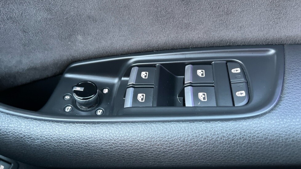 Used Audi Q8 2019 for sale - 76501408: Photo 28