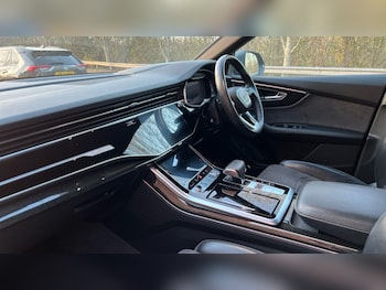Used Audi Q8 2019 for sale - 76501408: Photo